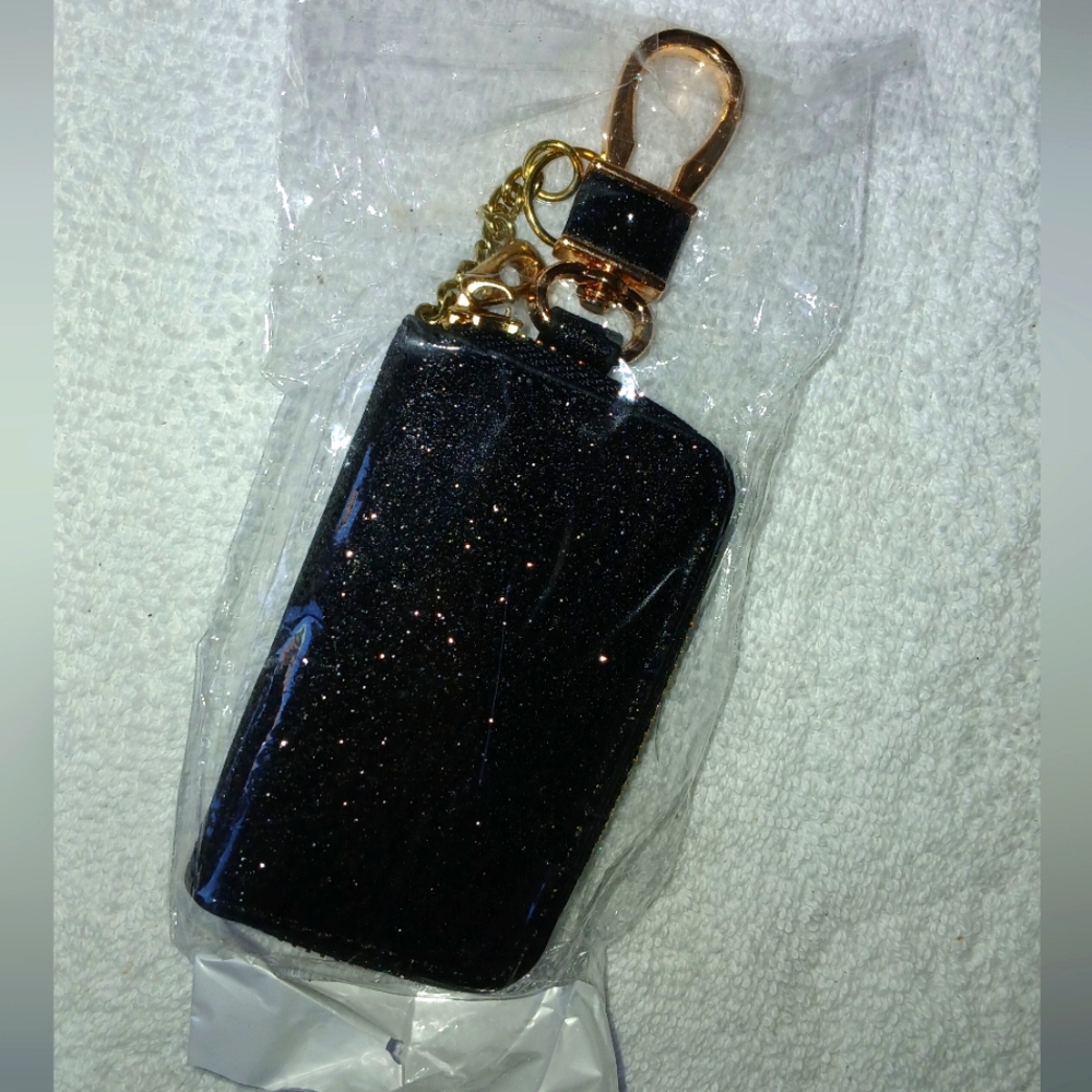 3@$21 Deals... NWT -  SPARKLE 💜 🖤 GLITTER  KEY FOB Holder